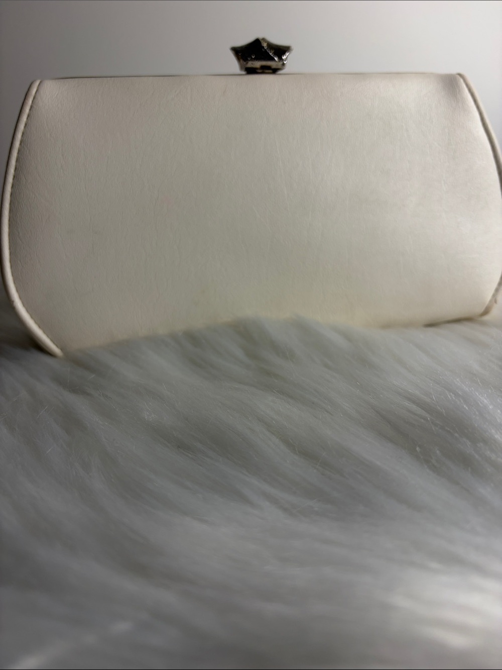Elegant Cream Women’s Clutch Bag Vintage Leather